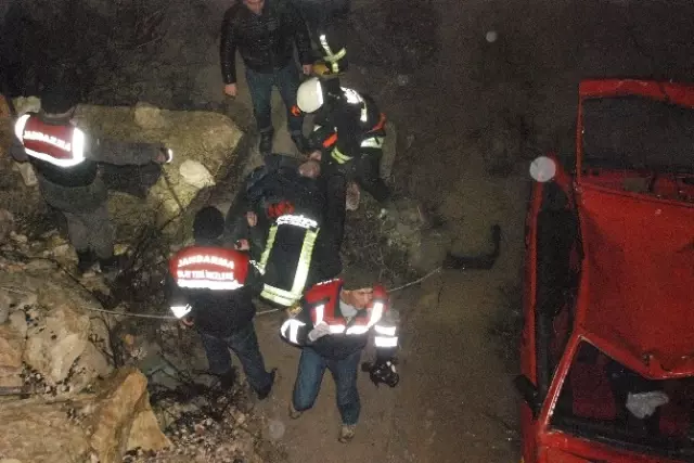 Yoğun Sis Acı Son Getirdi! Aracıyla Dereye Uçan Adam Hayatını Kaybetti