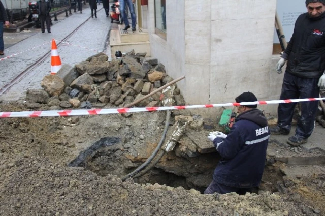 Kapalıçarşı'daki Planlı Elektrik Kesintisi Esnafı İsyan Ettirdi