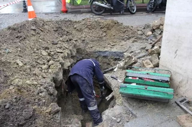 Kapalıçarşı'daki Planlı Elektrik Kesintisi Esnafı İsyan Ettirdi