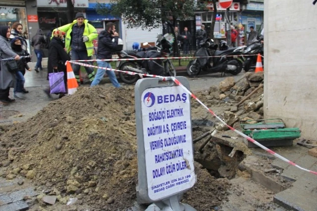 Kapalıçarşı'daki Planlı Elektrik Kesintisi Esnafı İsyan Ettirdi