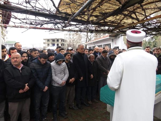 Reflü Ameliyatının Ardından Ölen Gencin Ailesi, Hastaneyi Suçladı