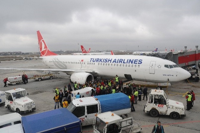 Uçak Kazasında Hayatını Kaybedenlerin Cenazesi Türkiye'ye Getirildi