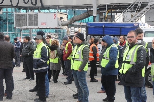 Uçak Kazasında Hayatını Kaybedenlerin Cenazesi Türkiye'ye Getirildi