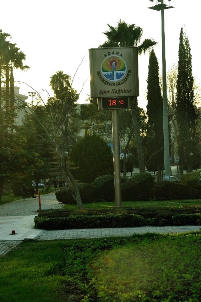 Adana'da Kış Ortasında Bahar Havası