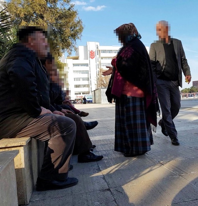 Gündüz Vakti Sokak Ortasında Fuhuş Pazarlığı Yaptılar