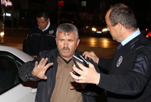 Alkollü Sürücü Cezayı Yiyince, Polise