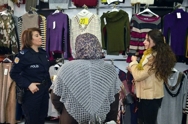 Sur'a Kadın Eli Değdi! Kentte Bombaların Yerine Huzur Hakim