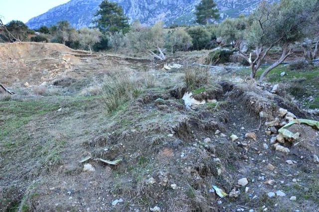 Manisa'da Mahalle Sakinleri 11 Yıldır Heyelan Korkusuyla Yaşıyor