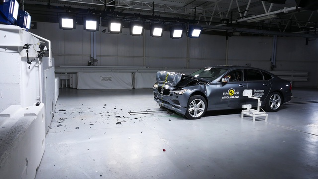  <a class='keyword-sd' href='/volvo/' title='Volvo'>Volvo</a>'ya Euroncap'ten Tam Puan
