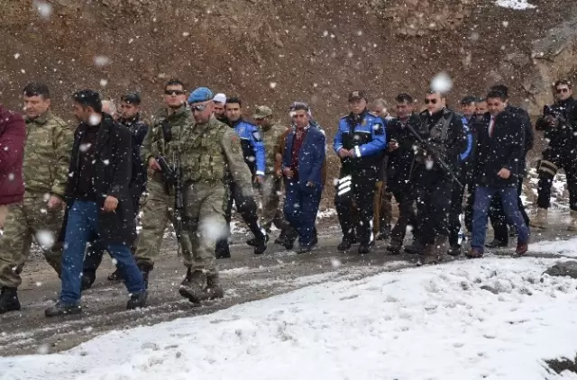 Komutandan Köylülere Söz: Gelemezsem Rütbelerimi Söker Atarım