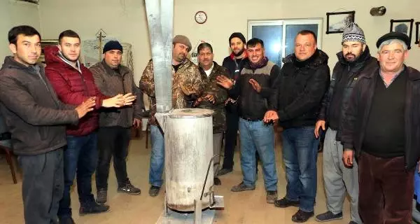 Antalya'da Üreticinin 'Don' Nöbeti! Sabaha Kadar Ürünlerin Başında Beklediler