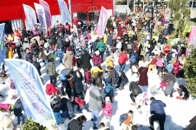 Kar Yağmayan Tek İlçede Çocuklar 10 Kamyon Karla Kışı Yaşadı