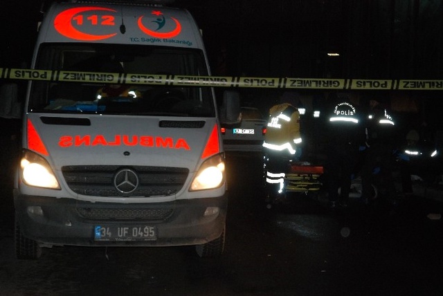 İstanbul'da Gece Yarısı Çatışma Çıktı: 1 Ölü, 1 Yaralı