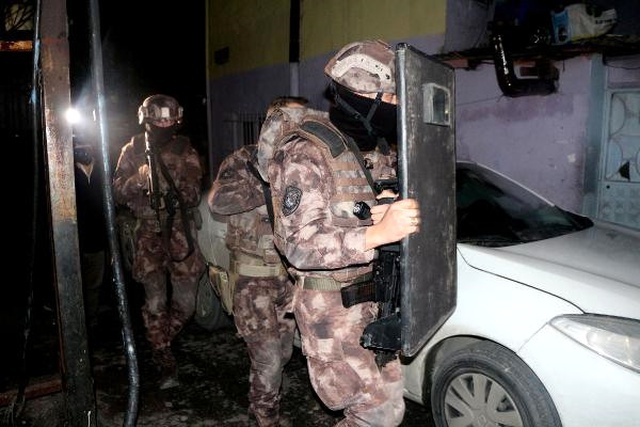 Operasyonda 17 Yaşındaki Hamile Kadının İç Çamaşırından Uyuşturucu Çıktı