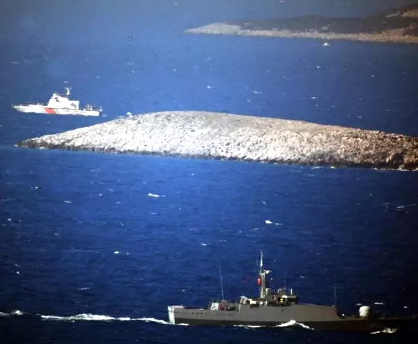 Kardak'ta Yine Sıcak Saatler! Yunan Botları Türk Askerini Görünce Kaçtı