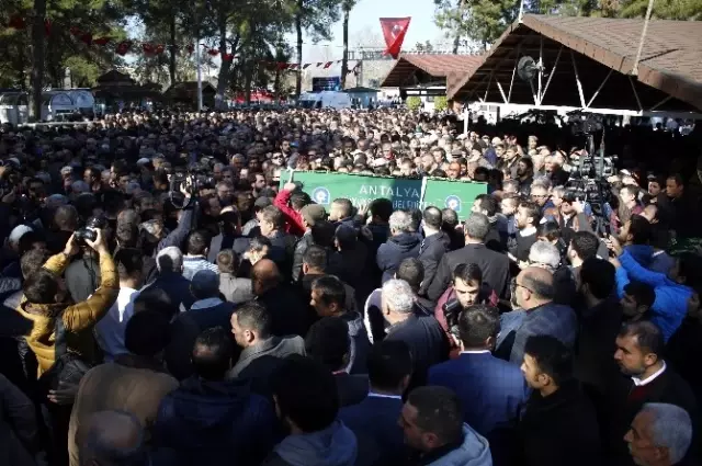 Antalya'da Yakılan İş Adamının Babası: Beni de Ortadan Kaldırma Planları Var!