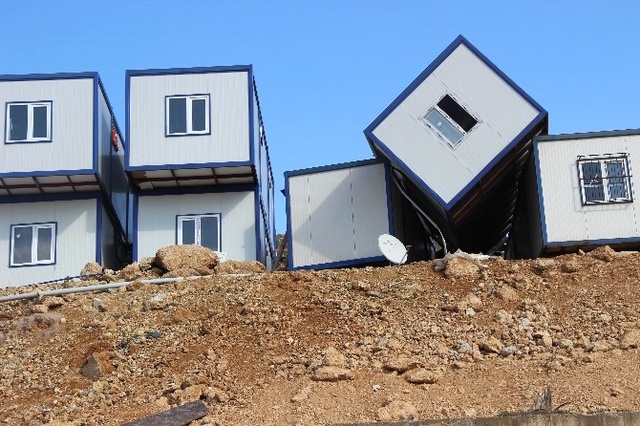 Kahramanmaraş'ta Şiddetli Rüzgar Şehri Birbirine Kattı: 2 Yaralı