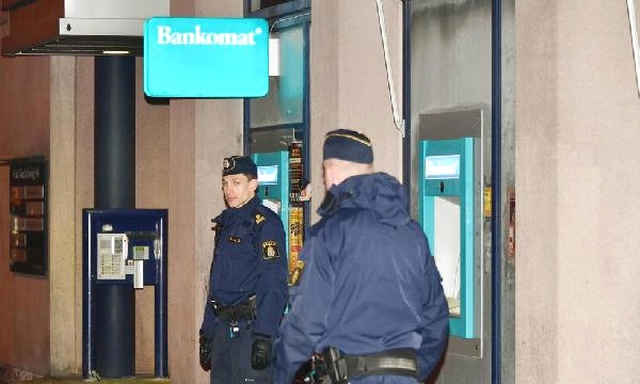 İsveç'te Bankamatikler Para Saçtı, Haberi Duyanlar Kuyruğa Girdi