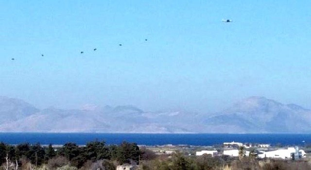 Yunan Askerinin Kardak Kıyılarındaki Paraşütlü Gövde Gösterisi 1 Gün Sonra Ortaya Çıktı