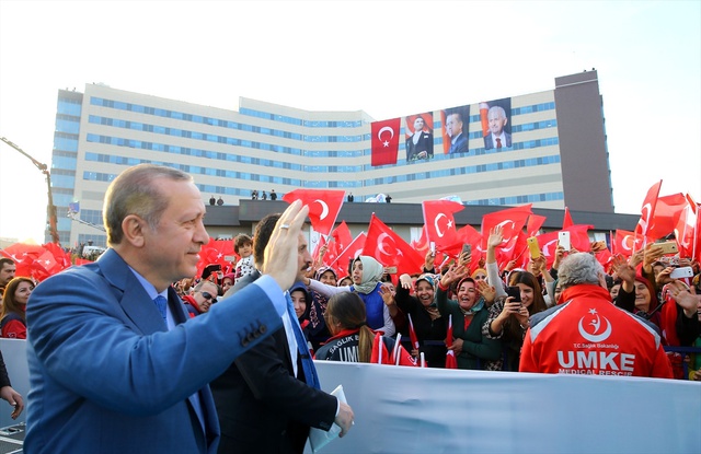 Cumhurbaşkanı Erdoğan İlk Halk Oylamasını Yaptı: Evet mi? Hayır mı?