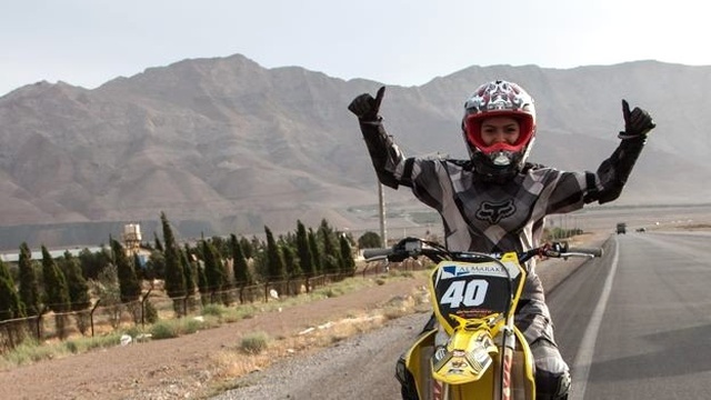 Kadın Motosikletçinin Zaferi! Üç Yıl Mücadele Etti, İran'da İlki Başardı