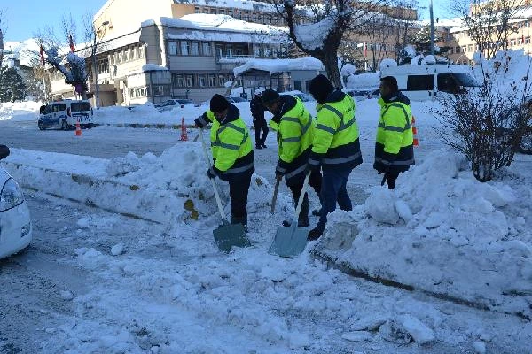 35 Yolcu 4 Saatlik Esaretin Ardından Kurtarıldı