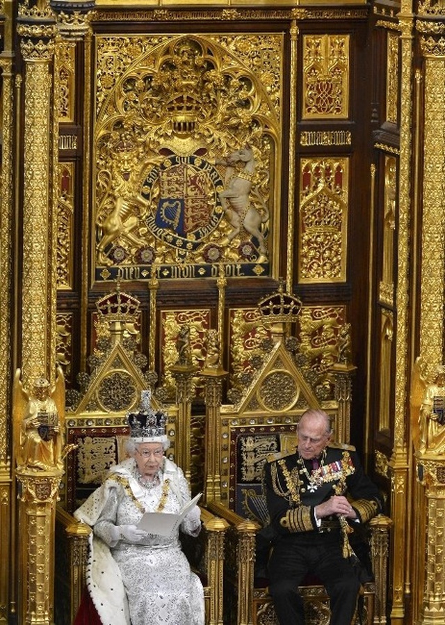 İngiltere Kraliçesi 2. Elizabeth, Tahttaki 65. Yılını Doldurdu