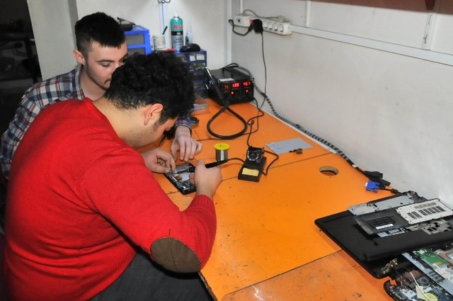 Müşterinin Tamir İçin Servise Bıraktığı Tablet Alev Aldı