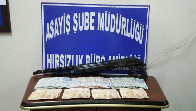 Arkadaşlarıyla Plan Yapan Kadın, Dini Nikahlı Eşini Soydurdu