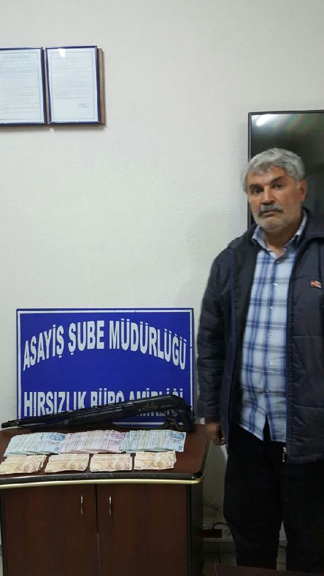 Arkadaşlarıyla Plan Yapan Kadın, Dini Nikahlı Eşini Soydurdu