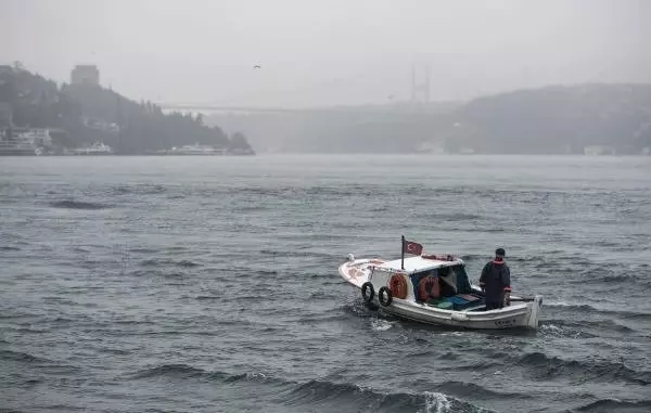 İstanbul'da Gece Saatlerinde Başlayan Sis Etkisini Sürdürüyor