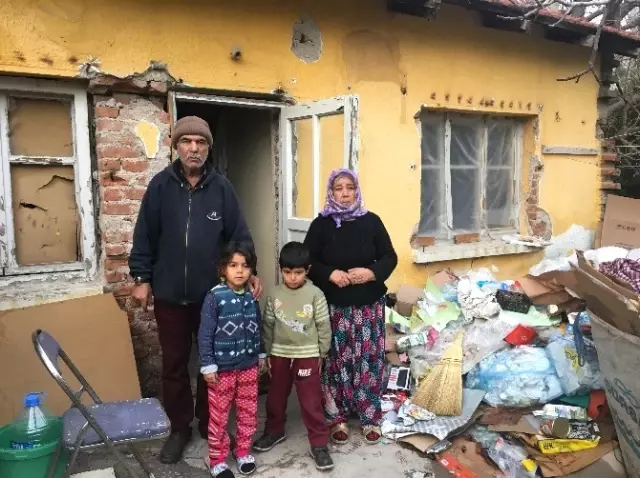 Çöpten Topladıkları Kağıtlara Yazı Yazan Çocukların Dramı Yürek Burktu