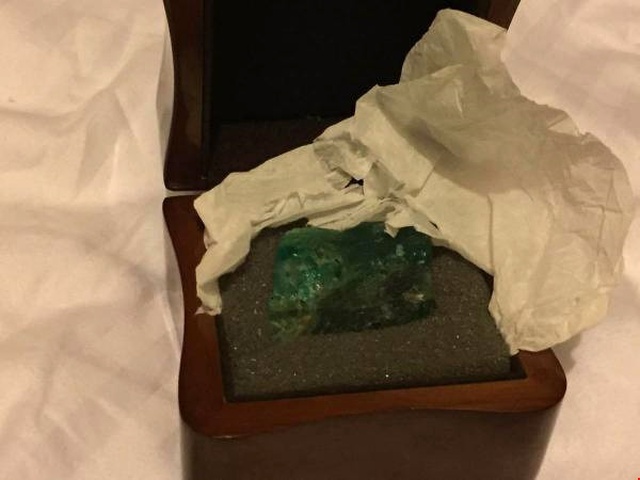 Hakkari'de 5 Kişi, 474 Gram Zümrüt Taşı ile Yakalandı