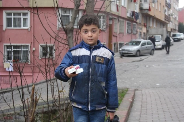 10 Yaşındaki Suriyeli Halil, 10 Kişilik Ailesini Geçindiriyor