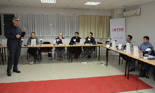 Kadınların Gözdesi Elmasın Sahtesini Anlamanın Yolu: Hiçbir Şeyle Çizemezsiniz