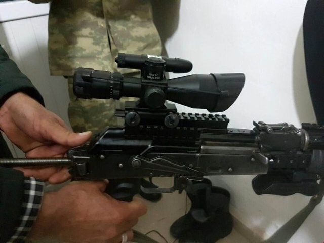 Kalaşnikof Dürbünlerini PKK'ya Götürürken Yakalandılar