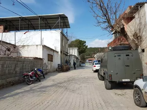 Abla, Üniversiteli Kardeşini Uyurken Tabancayla Öldürdü!