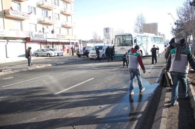 Kayseri'de 11 Araç Birbirine Girdi, Yardıma Suriyeli Nurettin Koştu