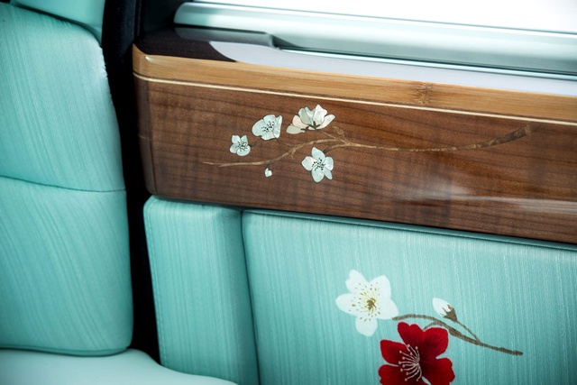 Rolls-Royce'dan Yeni Bir Model Daha