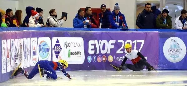 Erzurum'da Rus Patenci, Çarptığı Koruma Minderine Gömüldü