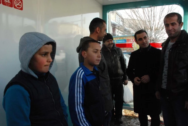 Kayyum Atanan Güroymak Belediyesinin İlk İcraatı: Klimalı Durak