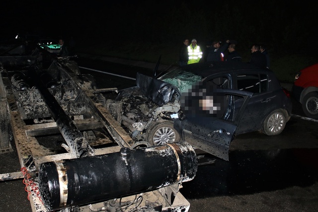 Damperi Açık Şekilde İlerleyen TIR Kazaya Neden Oldu: 2 Ölü