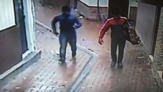 Evlerden Sadece Televizyon Çalan Hırsızlar, Polise Yakalandı