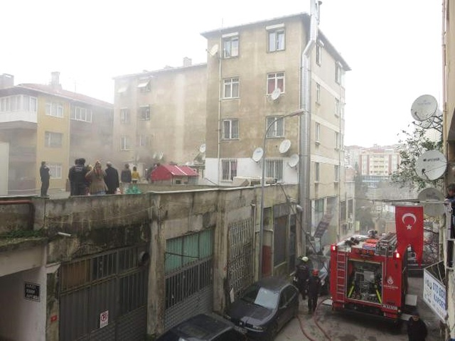 Alevlerin Arasında Mahsur Kalan Vatandaşı İtfaiye Ekipleri Kurtardı