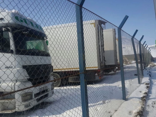 İran, Türk Şoförleri ve 9 TIR'ı 11 Aydır Rehin Tutuyor