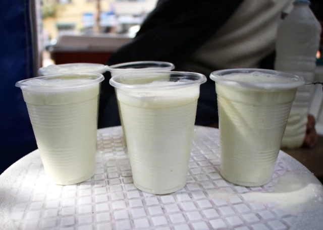 Babaanne Tarifiyle Sattığı Acılı Ayran Yoğun İlgi Görüyor