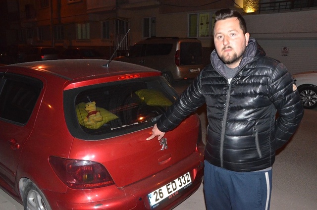 Kimliği Belirsiz Kişiler 15 Araca Zarar Verdi, Araç Sahipleri İsyan Etti