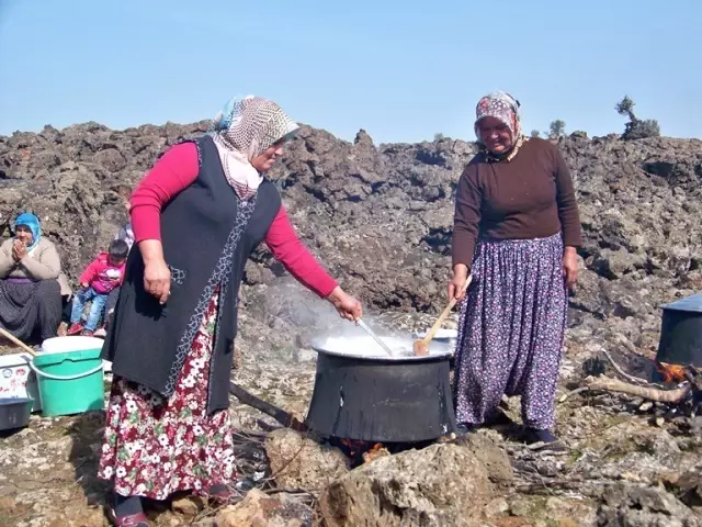 Hatay'da Kuraklıktan Yakınan Vatandaşlar Yağmur Duasına Çıktı