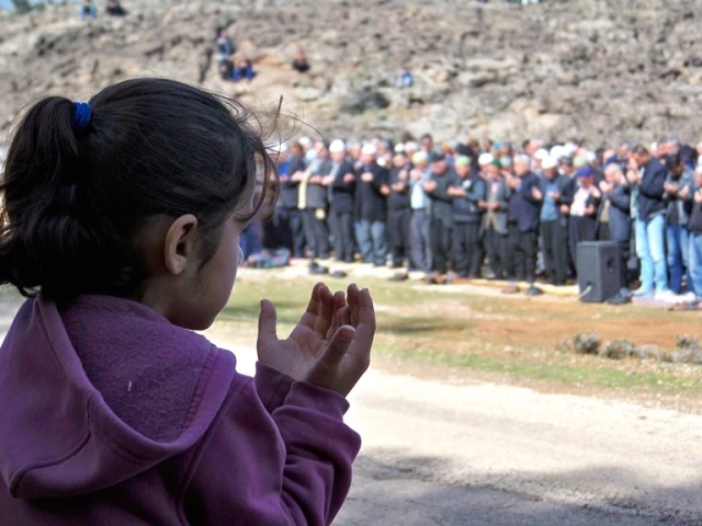 Hatay'da Kuraklıktan Yakınan Vatandaşlar Yağmur Duasına Çıktı
