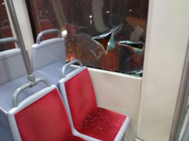 Zeytinburnu'nda Tramvay ile Polis Aracı Çarpıştı